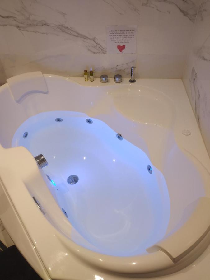 Suite 50 Nuances Avec Balneotherapie Pour 2 Caen Eksteriør bilde